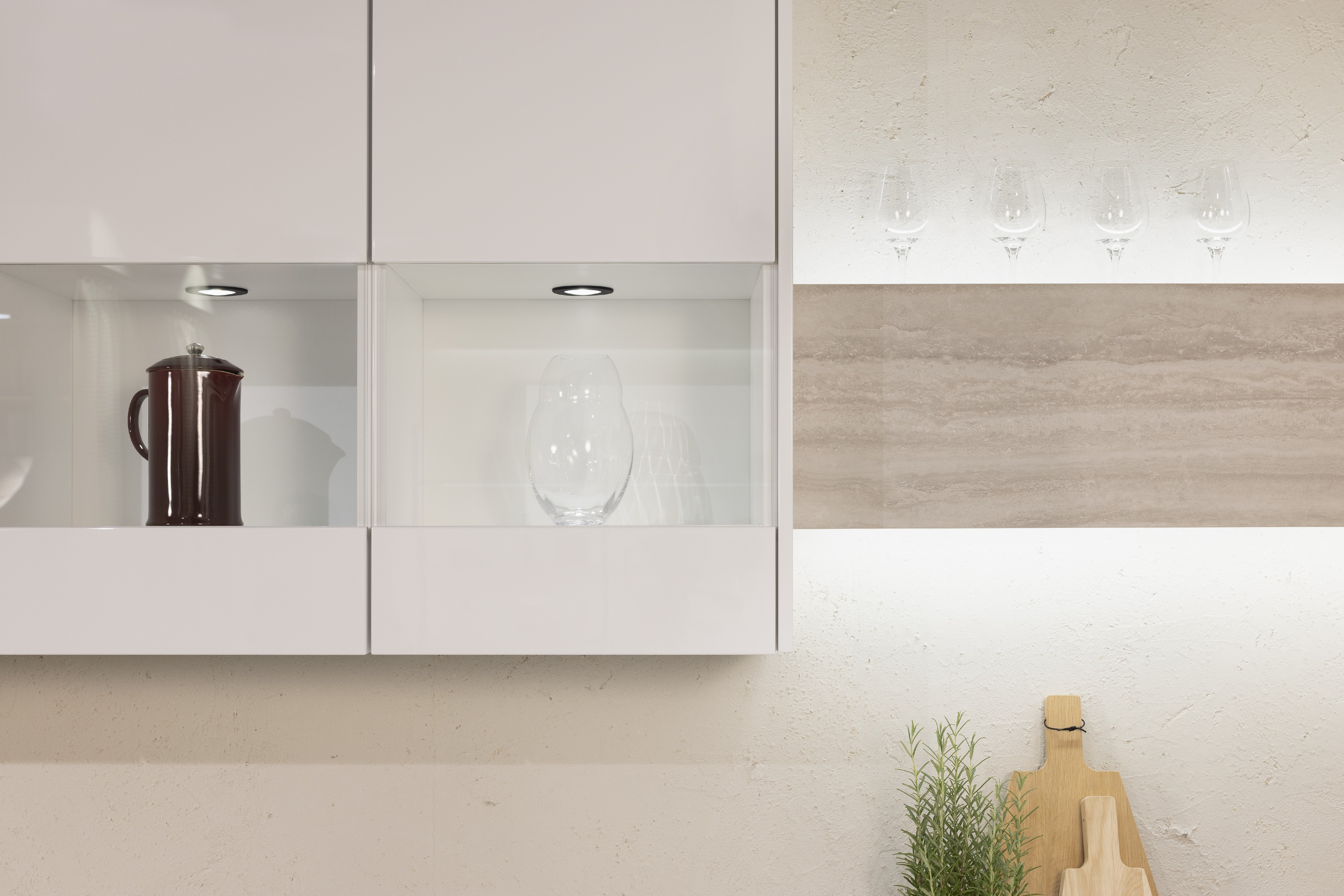 APL: 349 Travertin Sandgrau NB Korpus: 193 Alpinweiß Front: 516 Lack Alpinweiß Hochglanz Griff: Push to open Geräte: Laurus Ofen, Kochfeld Faber Armatur: Gessi Spüle: Elleci  Features: verschiedene Lichtstimmungen (Philips), Vitrinen Beleuchtungen, Aluminium Regal Schwarz mit Lichtblende, Steckdosen, Backofen-Kombi-Lösung, Handtuchhalter, Ecklösung Le Mans Auszug.