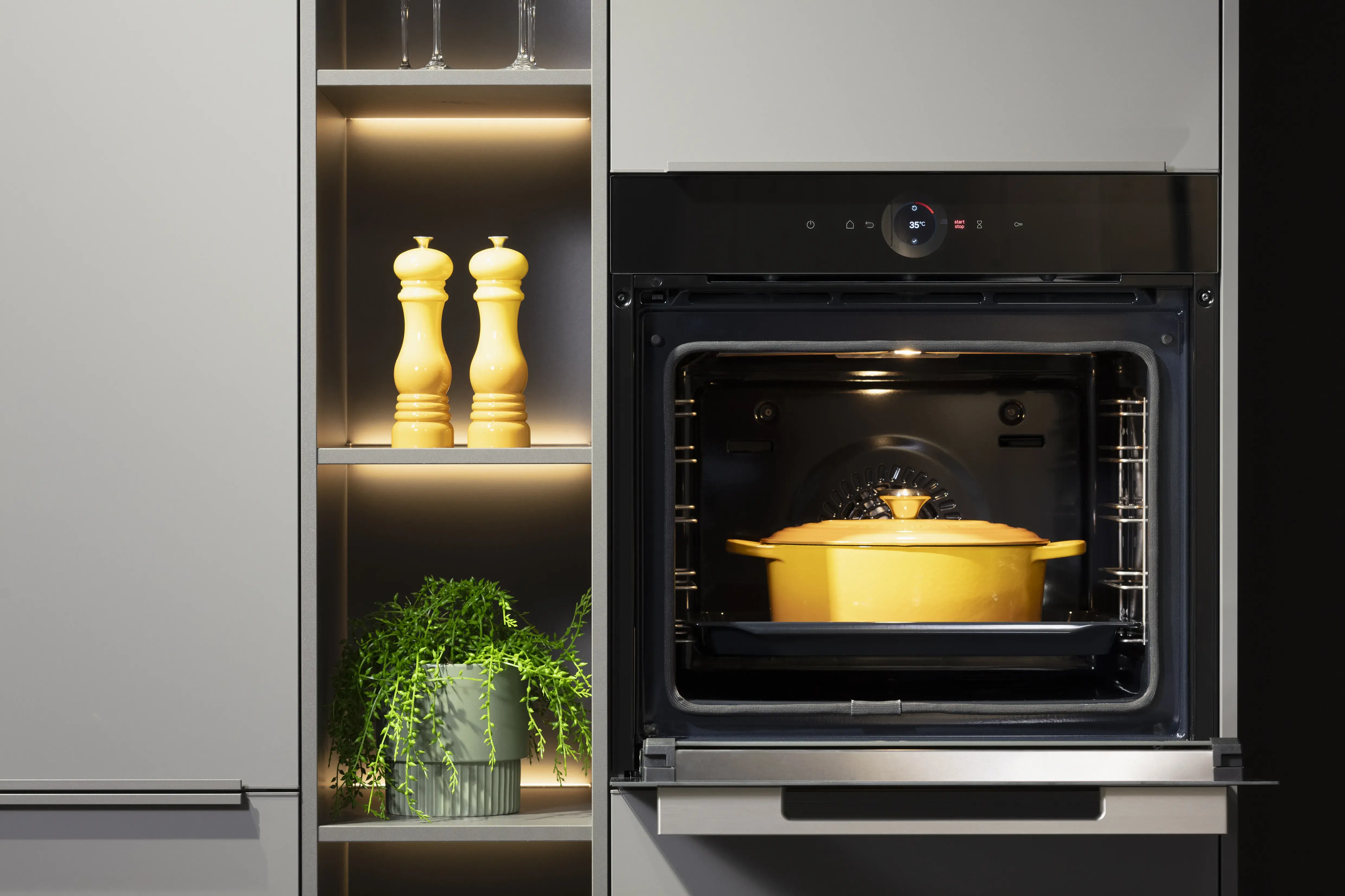 Nobilia Küche Schiefergrau-Mattlack mit Backofen BOSCH
